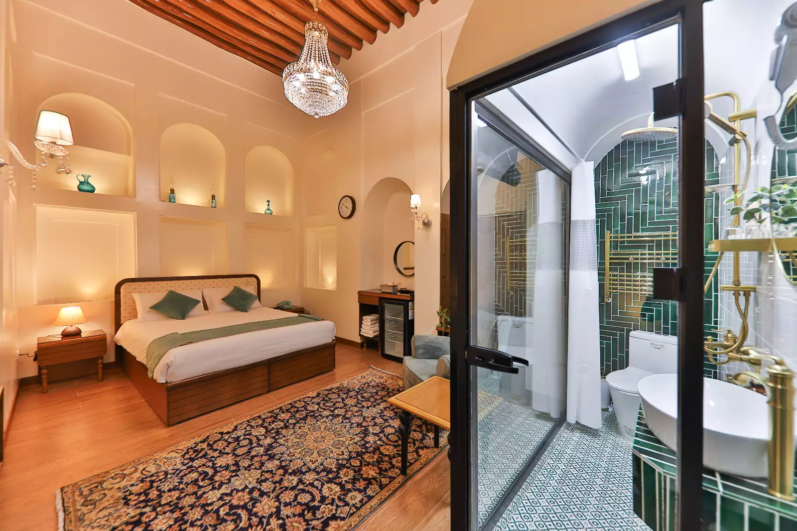 Alibaba https://cdn.alibaba.ir/ostorage/hotel-accommodation-images/69204125a1e6f83605b7eb30_حریر (1).webp